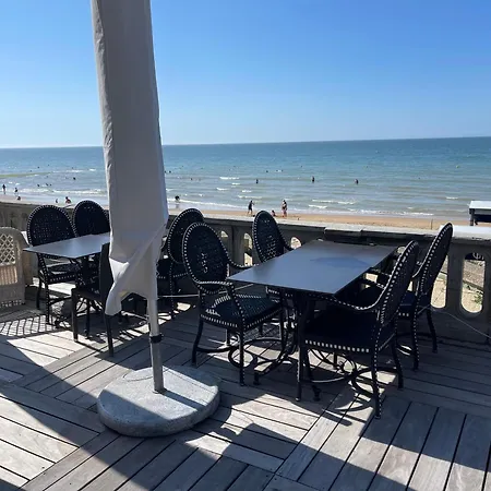 Les Dunes De 100m Cabourg